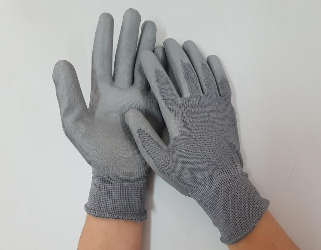 Găng tay phủ bàn xám: Đặc điểm, Chức năng, Ứng dụng, Báo giá & Gợi ý nhà cung cấp phòng sạch chính hãng