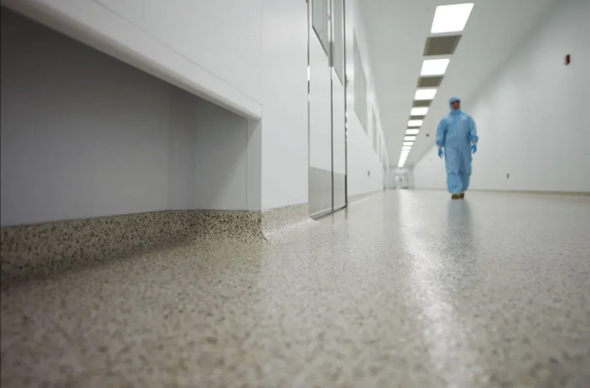 bao-gia-san-vinyl-chong-tinh-dien