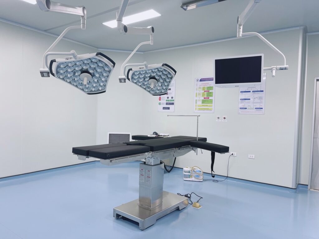 thi-cong-phong-sach-benh-vien