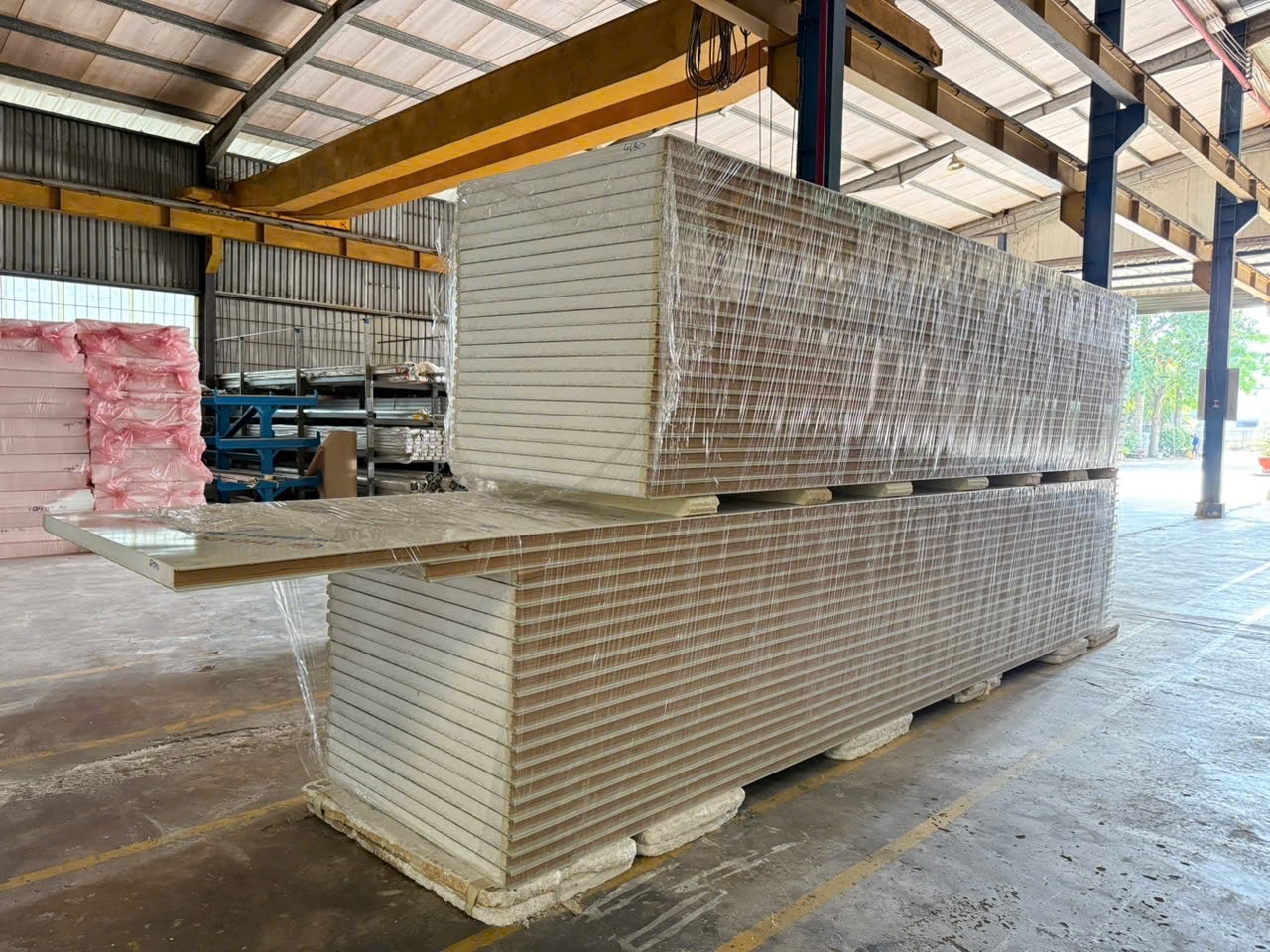 Panel EPS: Cấu tạo, Thông số, Ưu điểm, Ứng dụng & Gợi ý nhà cung cấp